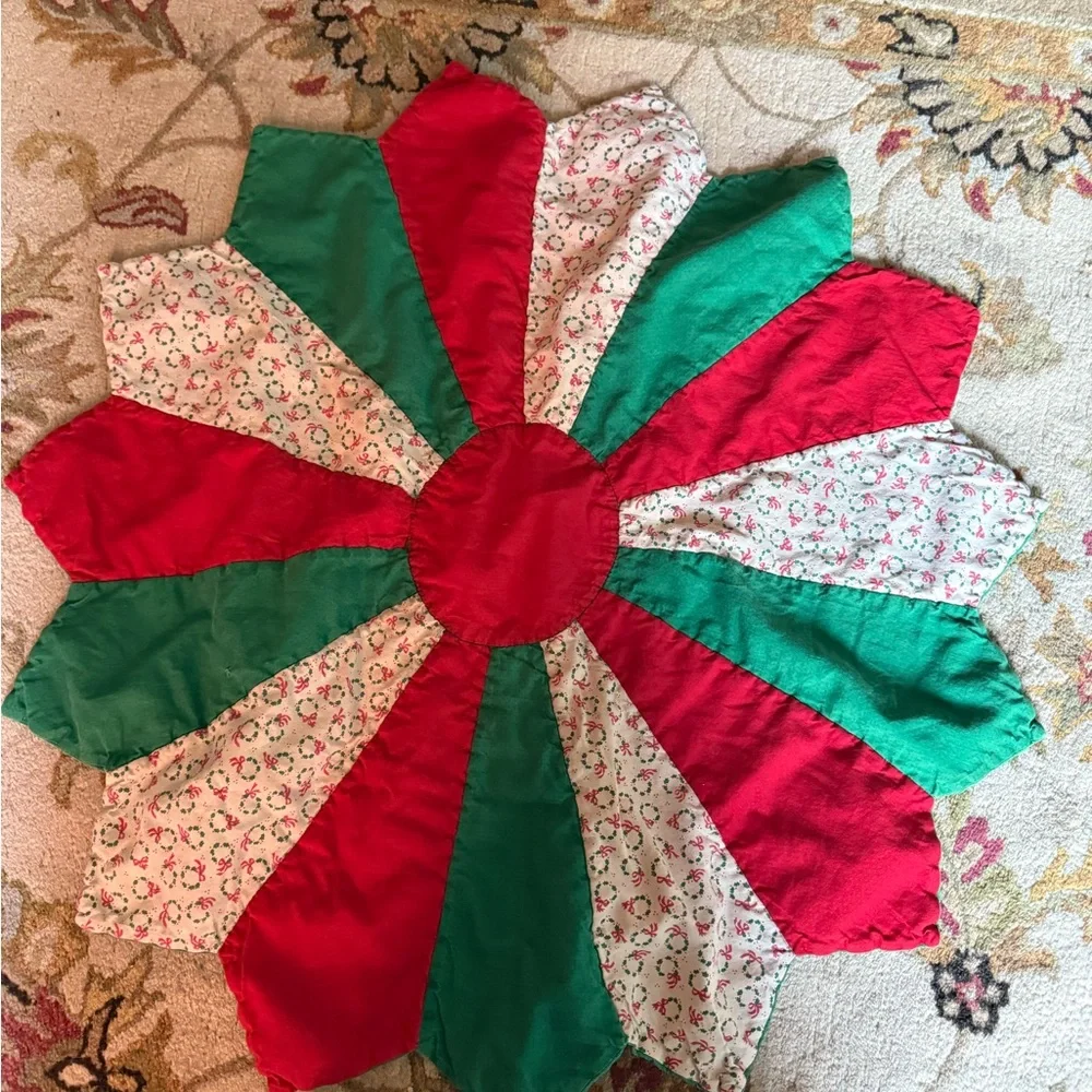 Handmade Vintage 1986 31” Christmas Tree Skirt Festive Red and Green Holiday